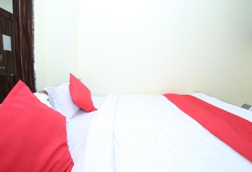 Hotelli Vaccinated Staff Spot On 74621  E Square Nxt