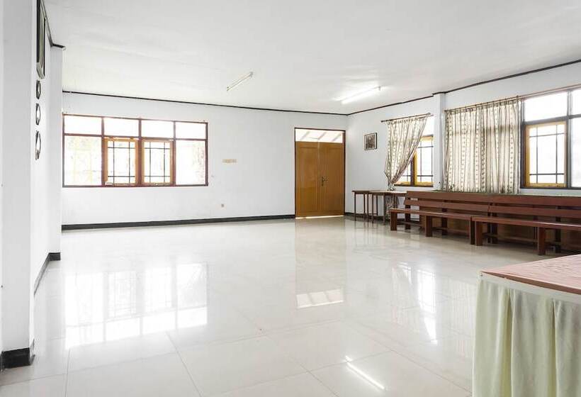 بنسيون Reddoorz @ Hotel Damanaka Pangalengan