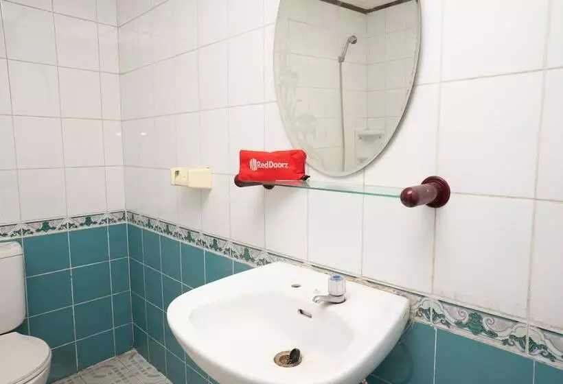 Majatalo Reddoorz @ Hotel Damanaka Pangalengan