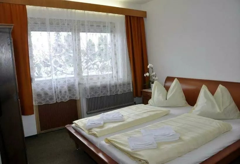 Pension Central