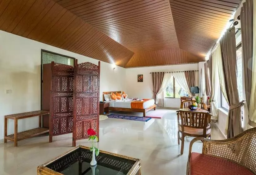 Resort Violet Woods