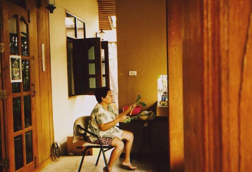 Общежитие Baan Mai Sak