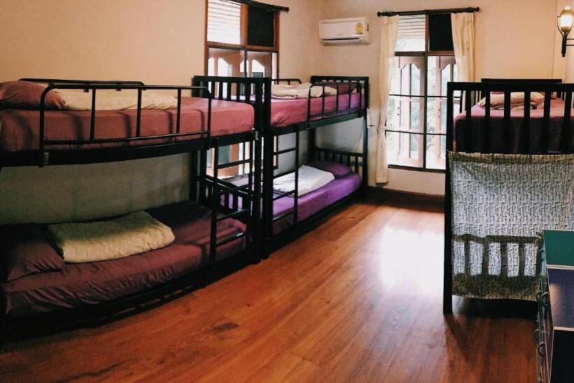 Общежитие Baan Mai Sak