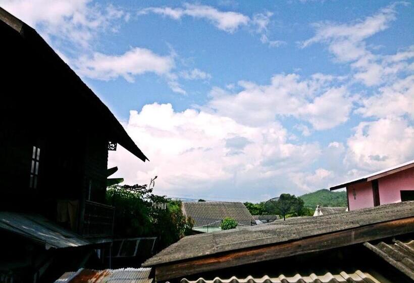 Общежитие Baan Mai Sak