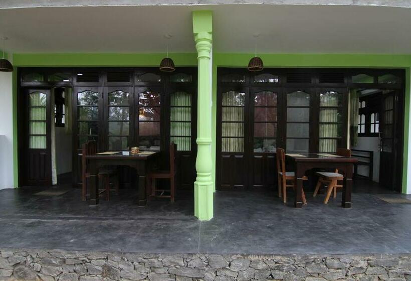 Hostel Villa Eden Paradise