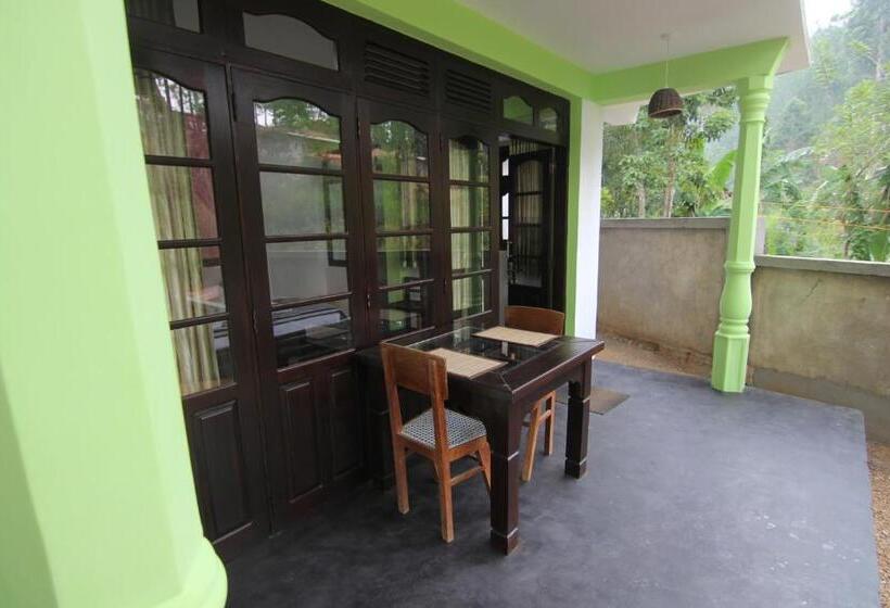 Hostel Villa Eden Paradise