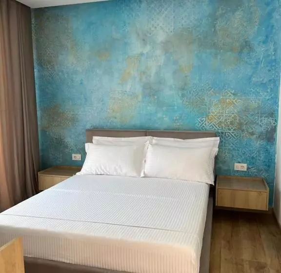 Aamiaismajoitus (B&B) Emaar Hotel Ksamil   Beachfront , Newly Renovated