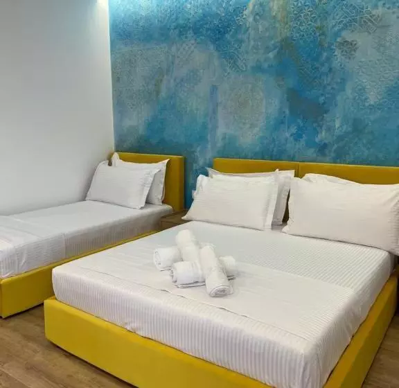 Aamiaismajoitus (B&B) Emaar Hotel Ksamil   Beachfront , Newly Renovated