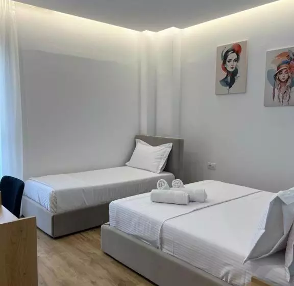 Aamiaismajoitus (B&B) Emaar Hotel Ksamil   Beachfront , Newly Renovated