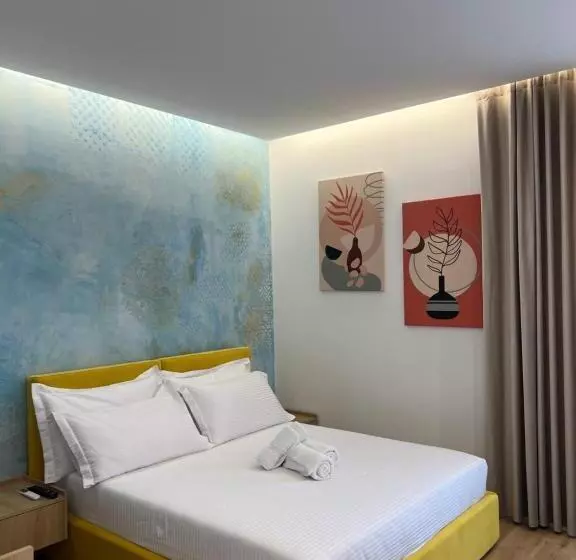 Aamiaismajoitus (B&B) Emaar Hotel Ksamil   Beachfront , Newly Renovated