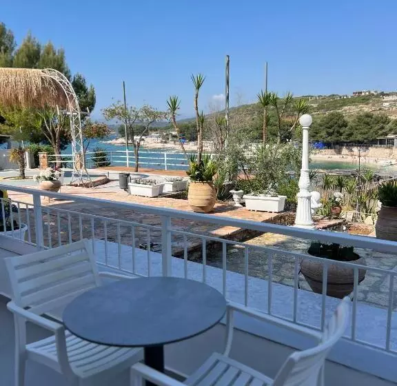 Aamiaismajoitus (B&B) Emaar Hotel Ksamil   Beachfront , Newly Renovated