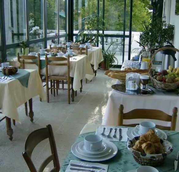 Aamiaismajoitus (B&B) Le Chateau De Prauthoy