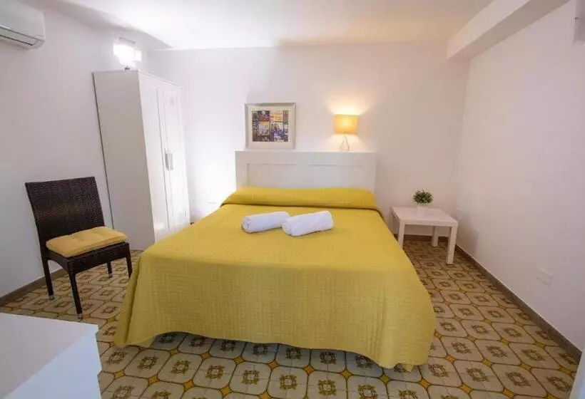ベッドアンドブレックファースト Le Torrette Rooms And Apartments