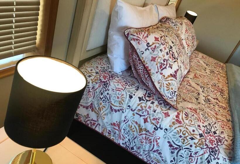 Bed and Breakfast Visitor Room Self Check In