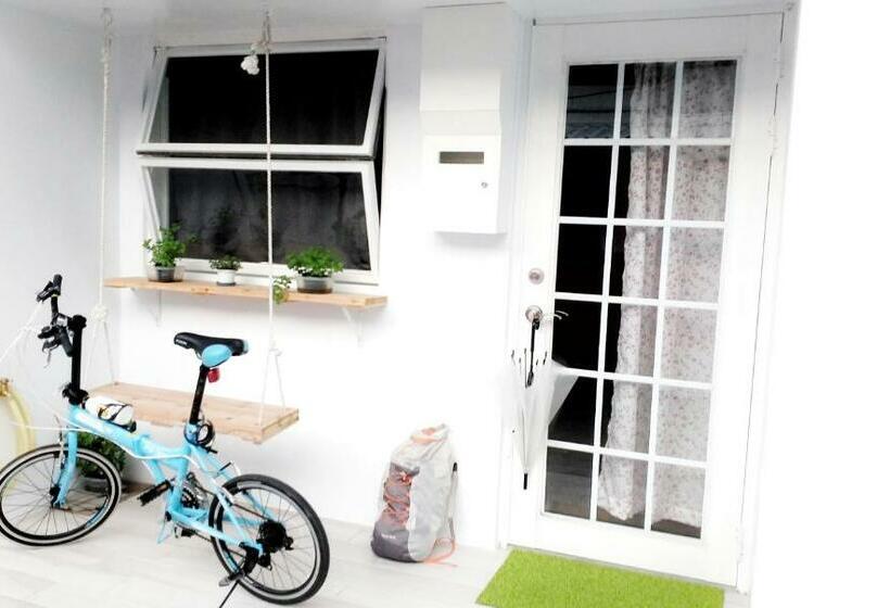 Cong Sen Backpackers Hostel