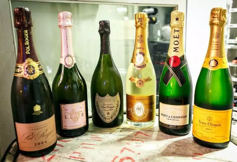 Hotelli Blue On Water