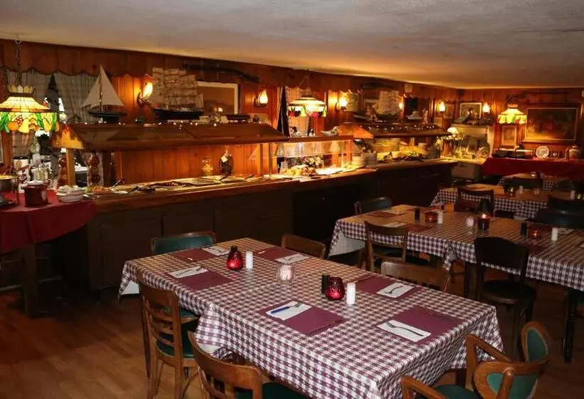 Hotelli Colonial Inn