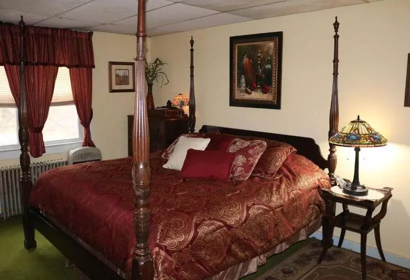 Hotelli Colonial Inn