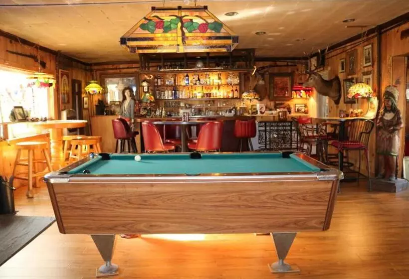 Hotelli Colonial Inn