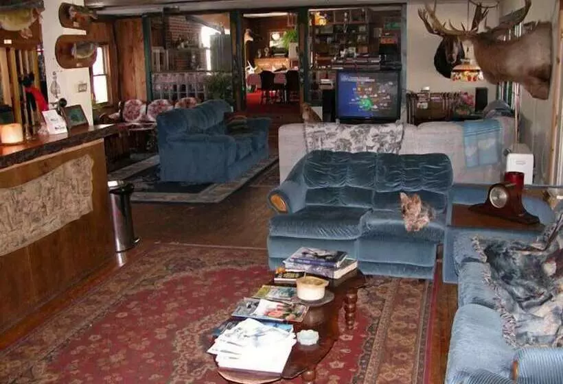 Hotelli Colonial Inn