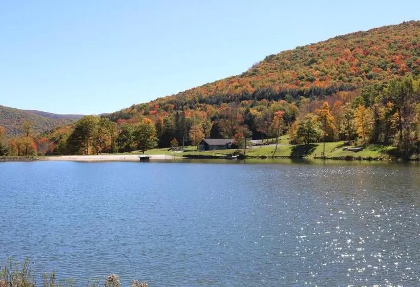 Hotelli Colonial Inn