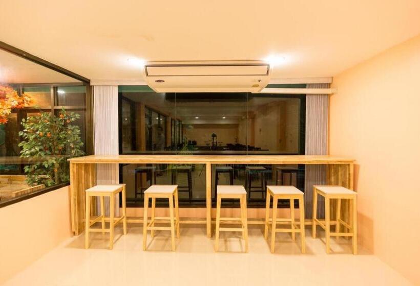 Отель Marina Jomtien Beach