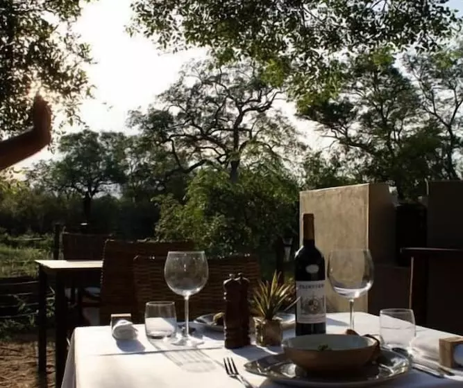 Hotelli Rafiki Bush Lodge