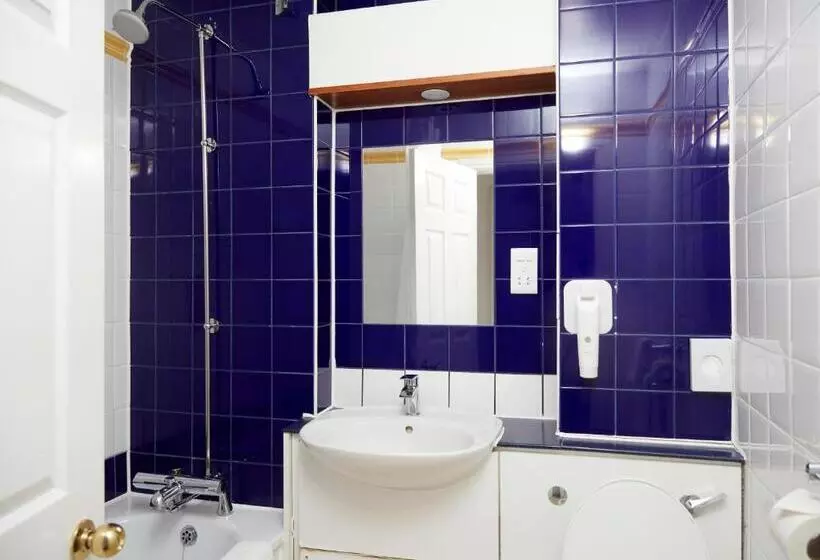 Hotelli Wheatsheaf By Chef & Brewer Collection