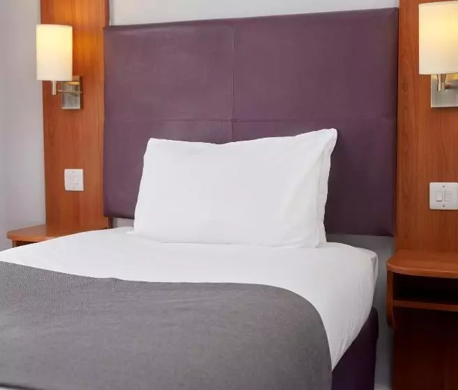 Hotelli Wheatsheaf By Chef & Brewer Collection