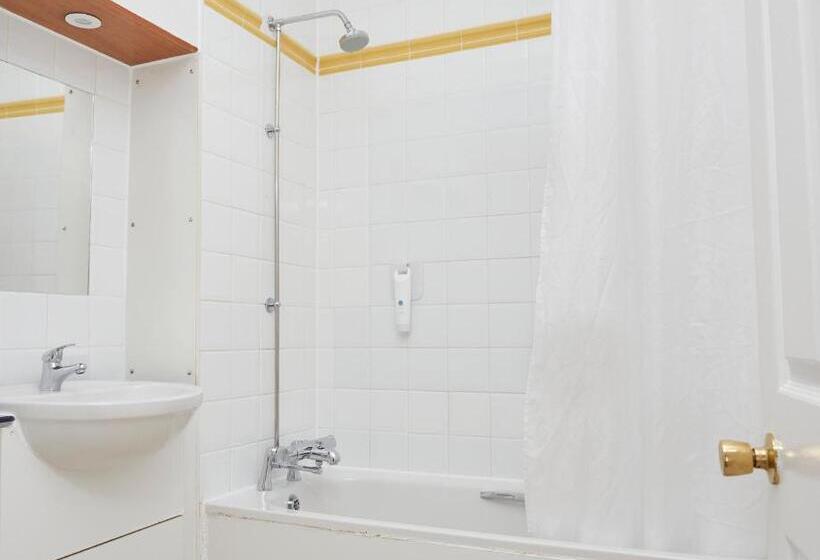 فندق Wheatsheaf By Chef & Brewer Collection