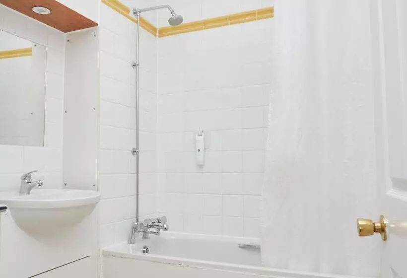 Hotelli Wheatsheaf By Chef & Brewer Collection