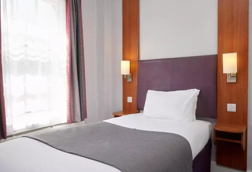 Hotelli Wheatsheaf By Chef & Brewer Collection