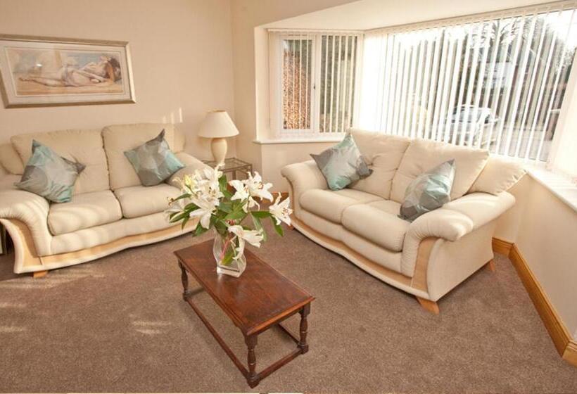 膳宿费 Holly Lodge