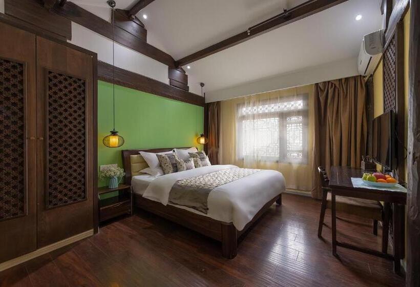 Pension Lijiang Gui Yuan Tian Ju Guesthouse