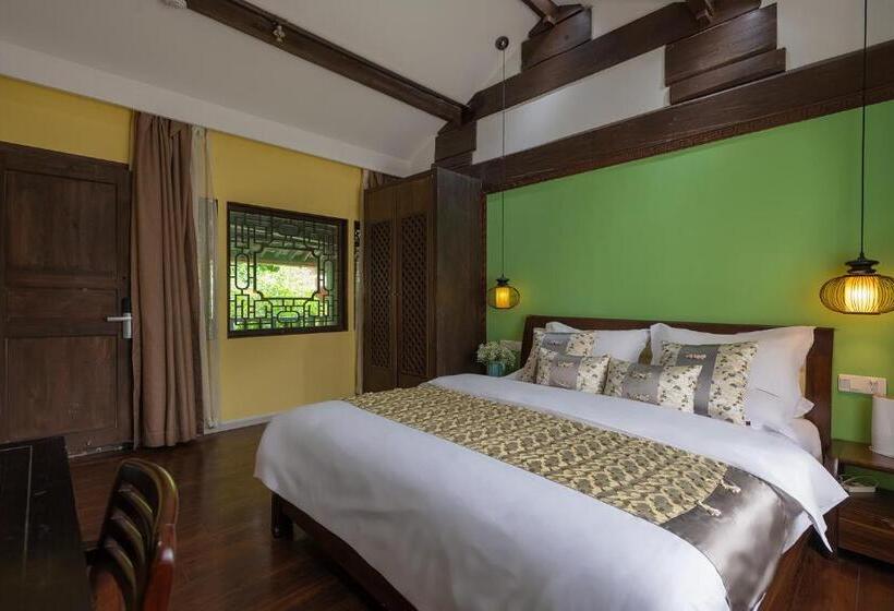 Pension Lijiang Gui Yuan Tian Ju Guesthouse