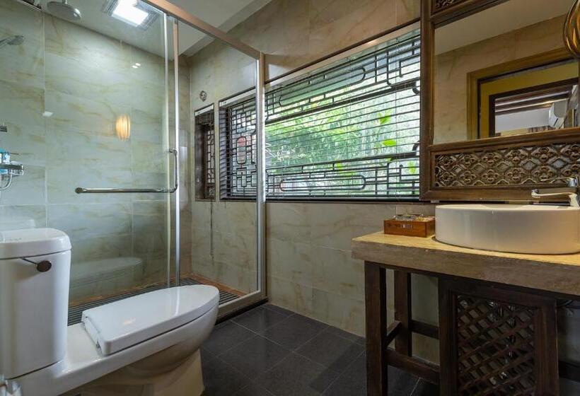 Pension Lijiang Gui Yuan Tian Ju Guesthouse