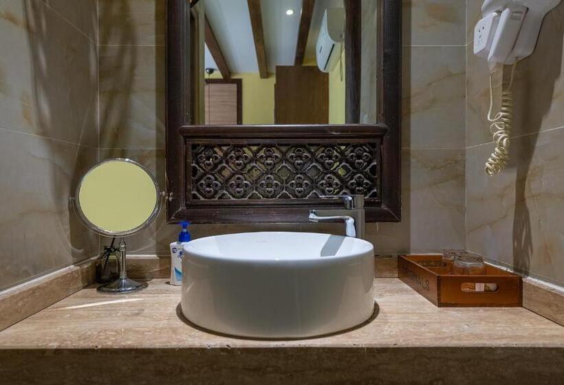 Pension Lijiang Gui Yuan Tian Ju Guesthouse