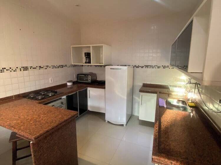 پانسیون Sunrise Suítes