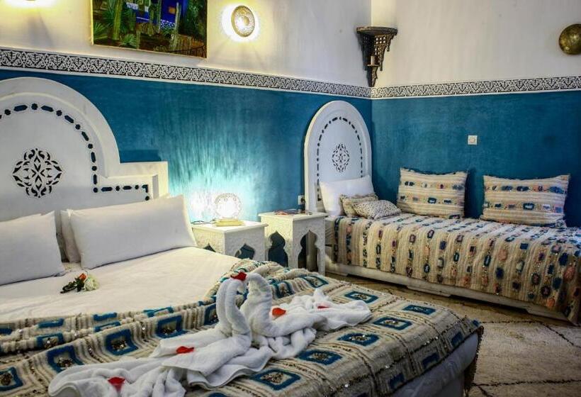 ریاض Astra Damus