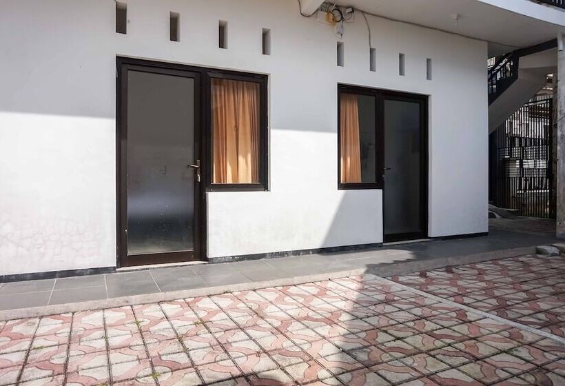 فندق Griya Sarah