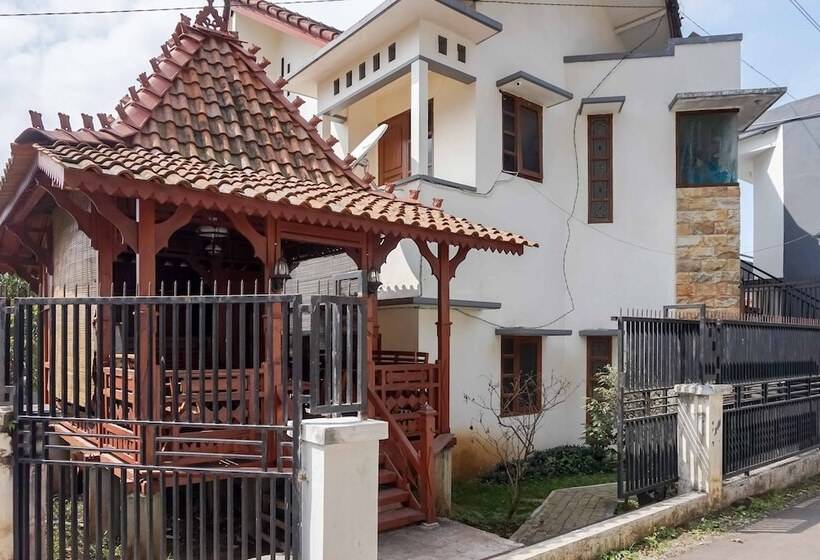 فندق Griya Sarah