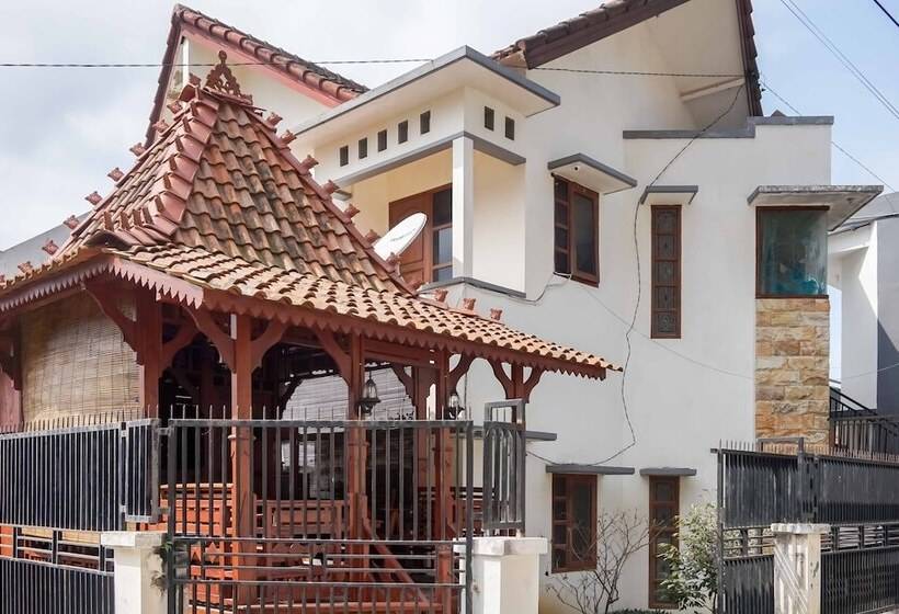 فندق Griya Sarah