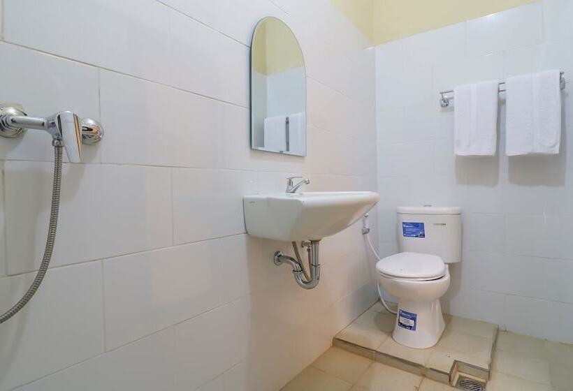 בית מלון כפרי Kenanga Homestay By Oyo Rooms