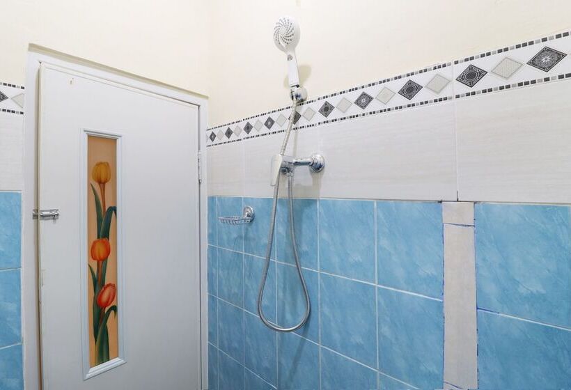 בית מלון כפרי Kenanga Homestay By Oyo Rooms