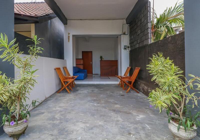 בית מלון כפרי Kenanga Homestay By Oyo Rooms