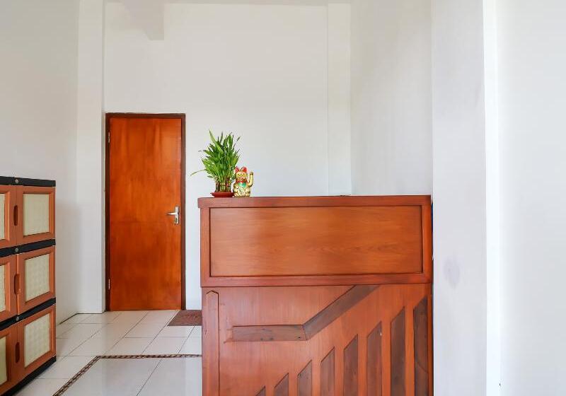 בית מלון כפרי Kenanga Homestay By Oyo Rooms