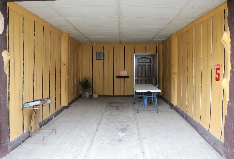 בית מלון כפרי Nipa Hut Resort