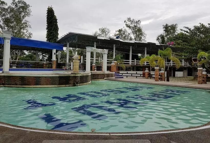 هتل Nipa Hut Resort