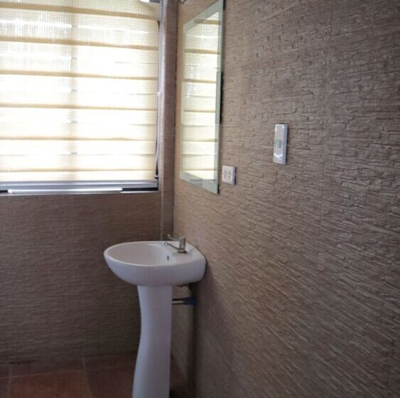 בית מלון כפרי Nipa Hut Resort