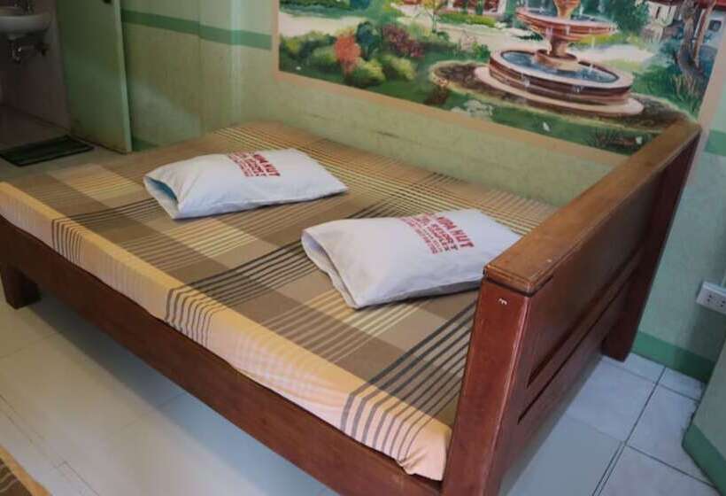 בית מלון כפרי Nipa Hut Resort